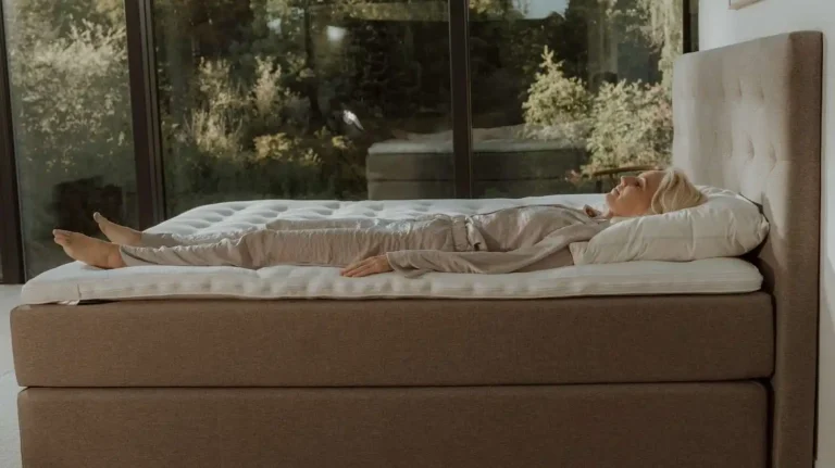 Dame der sover i en Nordicdream seng